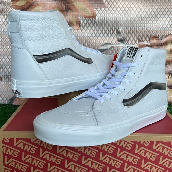 Vans WMNS Sk&-Hi XI
Big Mood White Leather 
VN0A5KRYWHT
Sneakers - Picture 1 of 16